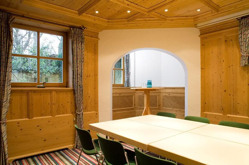 Hotel Schrenkhof Unterhaching Ngoại thất bức ảnh