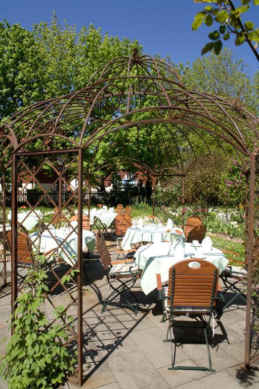 Hotel Schrenkhof Unterhaching Ngoại thất bức ảnh